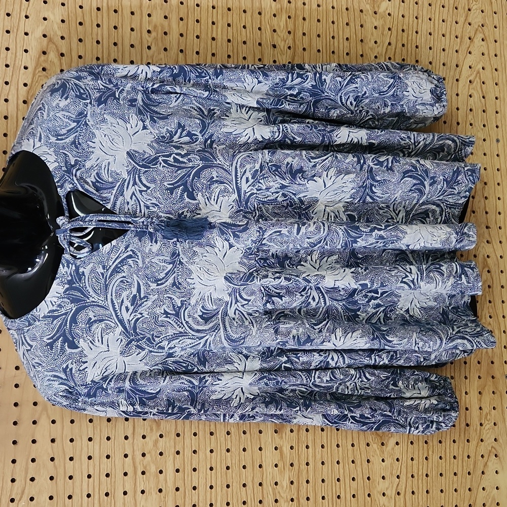 Women's 2x Wonderly blue and white floral paisley long sleeve top